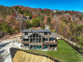 Breathtaking views - Lucys Lookout hot tub and heated pool